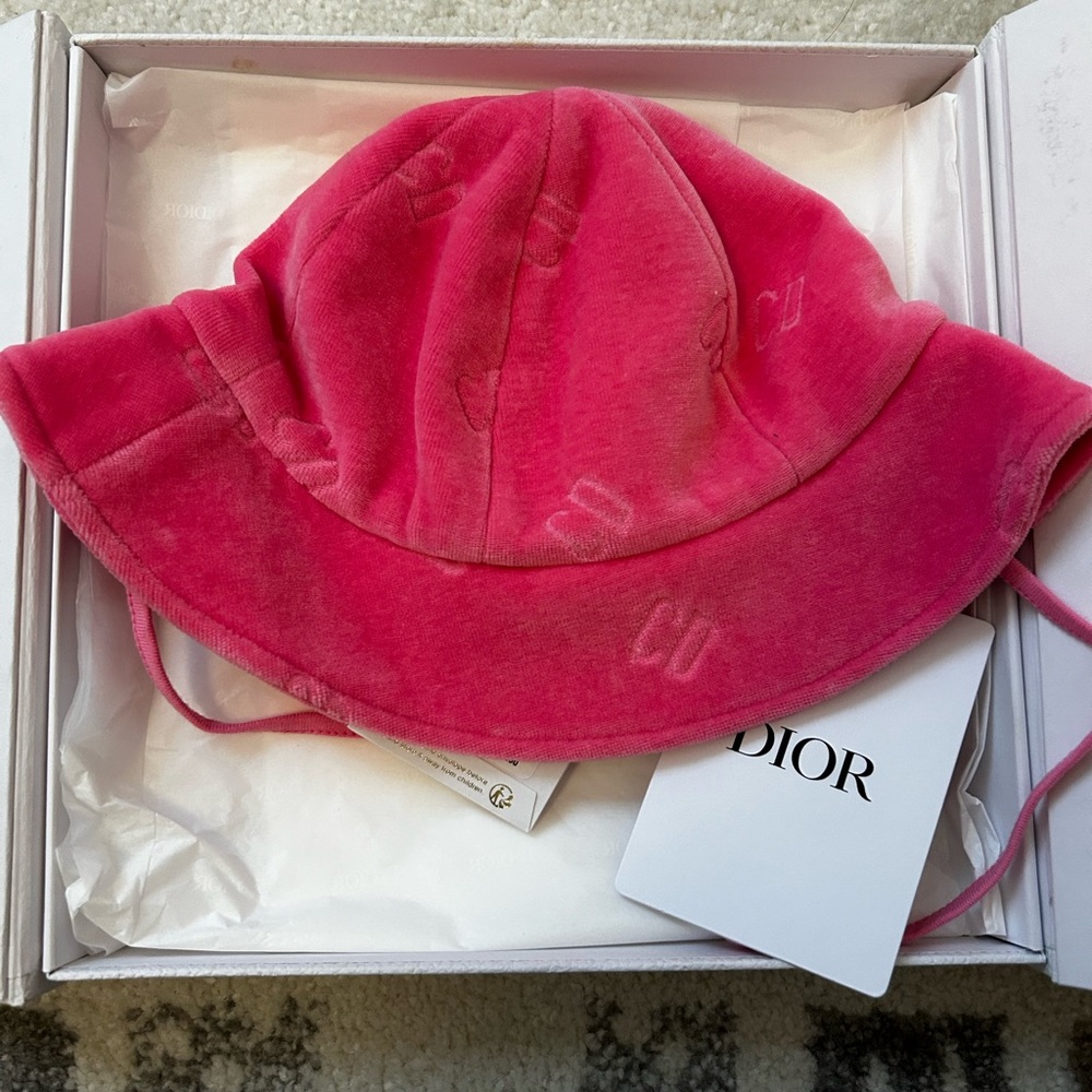 Baby Dior bucket
